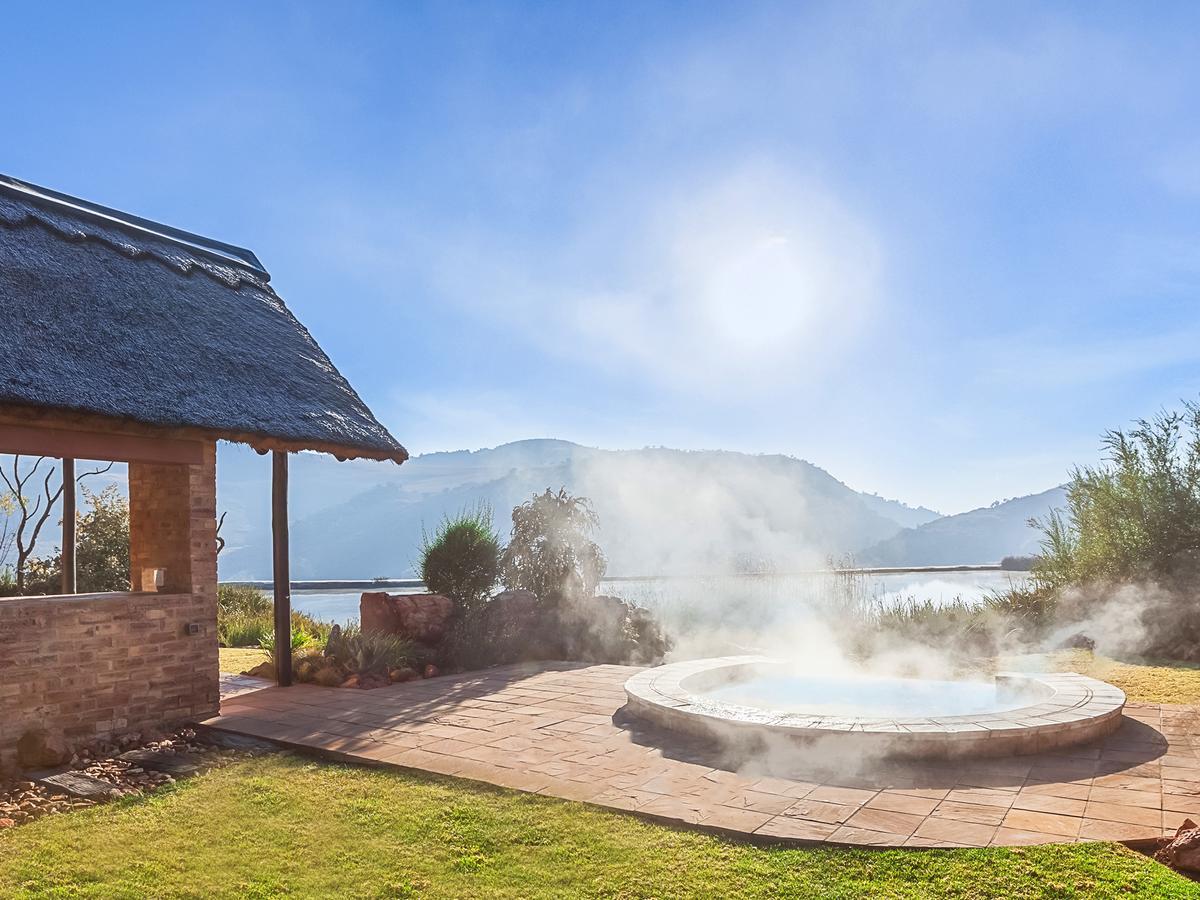 Kloofzicht Lodge & Spa Krugersdorp Eksteriør bilde Hot springs in the resort