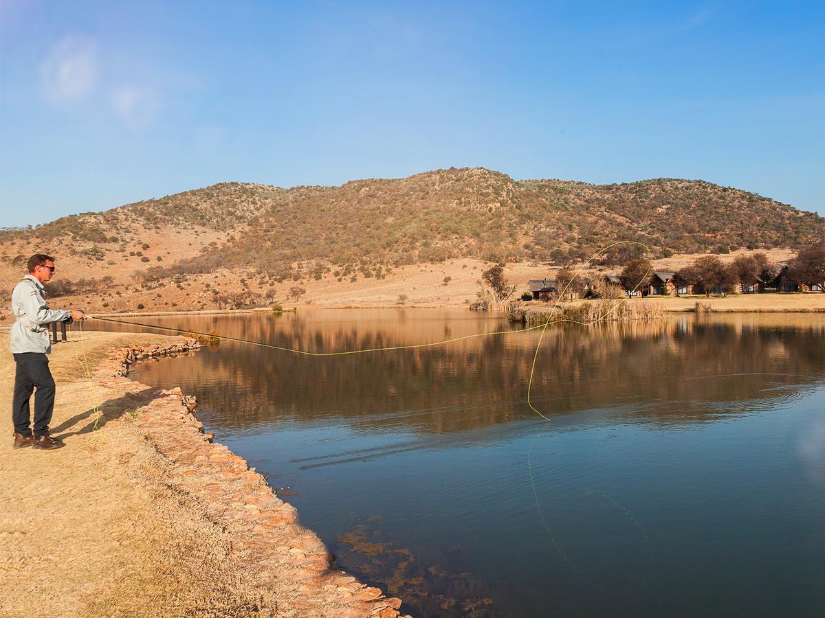 Kloofzicht Lodge & Spa Krugersdorp Eksteriør bilde View of the dam