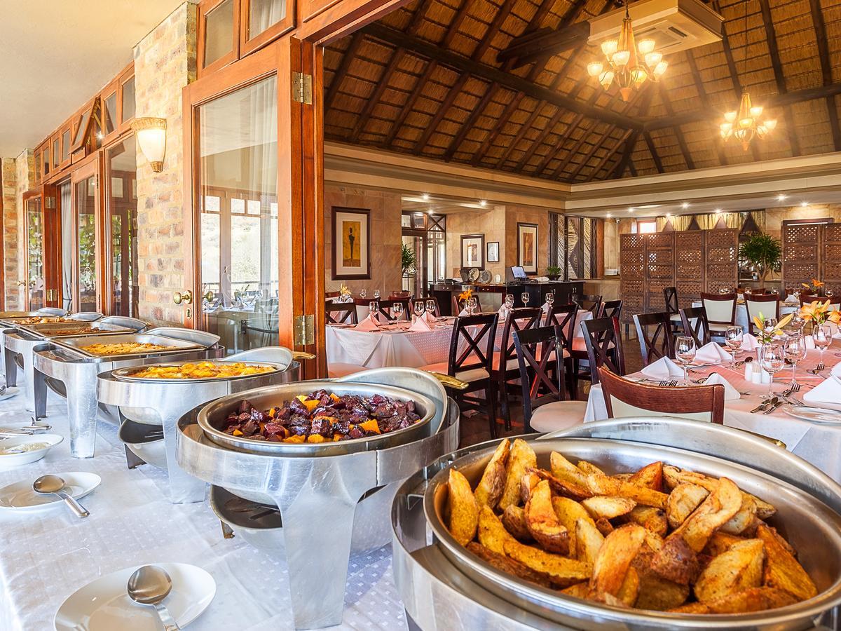 Kloofzicht Lodge & Spa Krugersdorp Eksteriør bilde A buffet at a hotel
